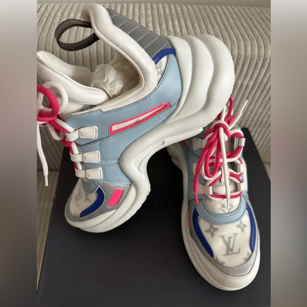 Barely worn Louis Vuitton sneakers
